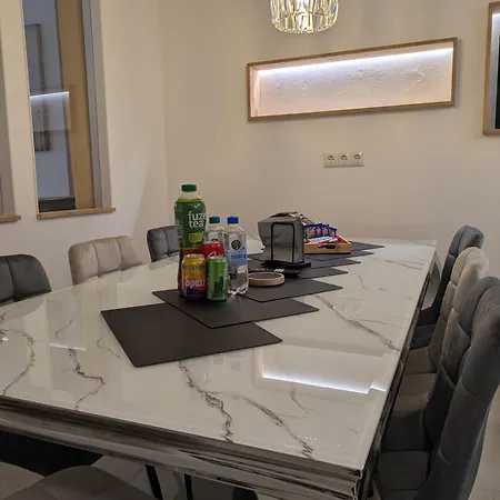 Prime Old Town Location With 3 Bedrooms For 1-7 Guests * München