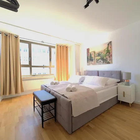 Prime Old Town Location With 3 Bedrooms For 1-7 Guests Apartment München