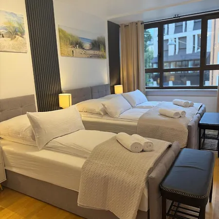 Apartment Prime Old Town Location With 3 Bedrooms For 1-7 Guests München